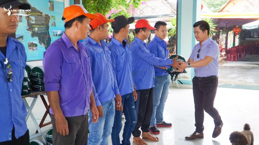 Cùng Lâm Thủy Mộc đi muôn nơi
