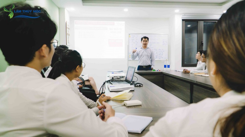 Đào tạo chuyên sân chuyên viên bất động sản