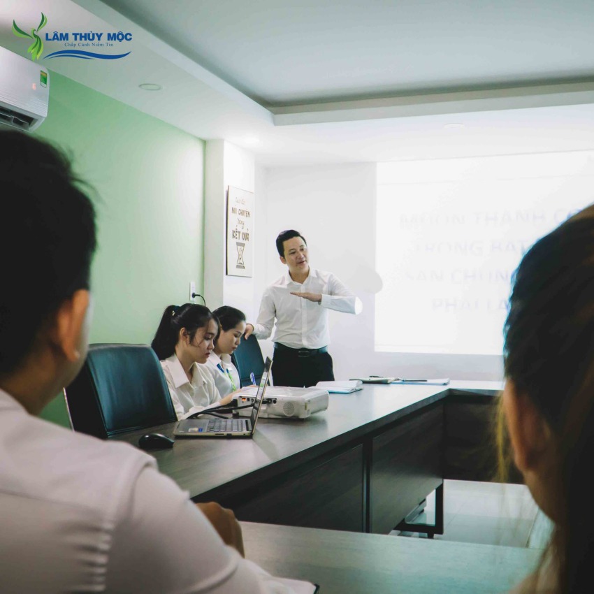 Đào tạo chuyên sân chuyên viên bất động sản