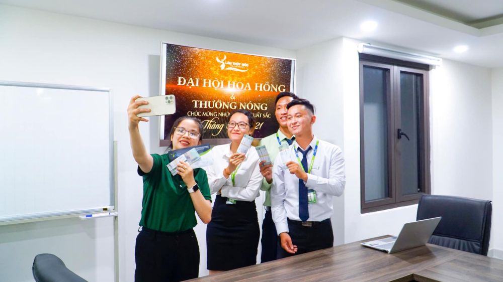 Đại hội hoa hồng tháng 3
