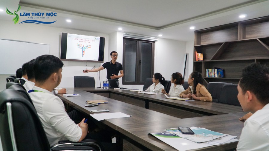 Đào tạo chuyên viên tư vấn bất động sản