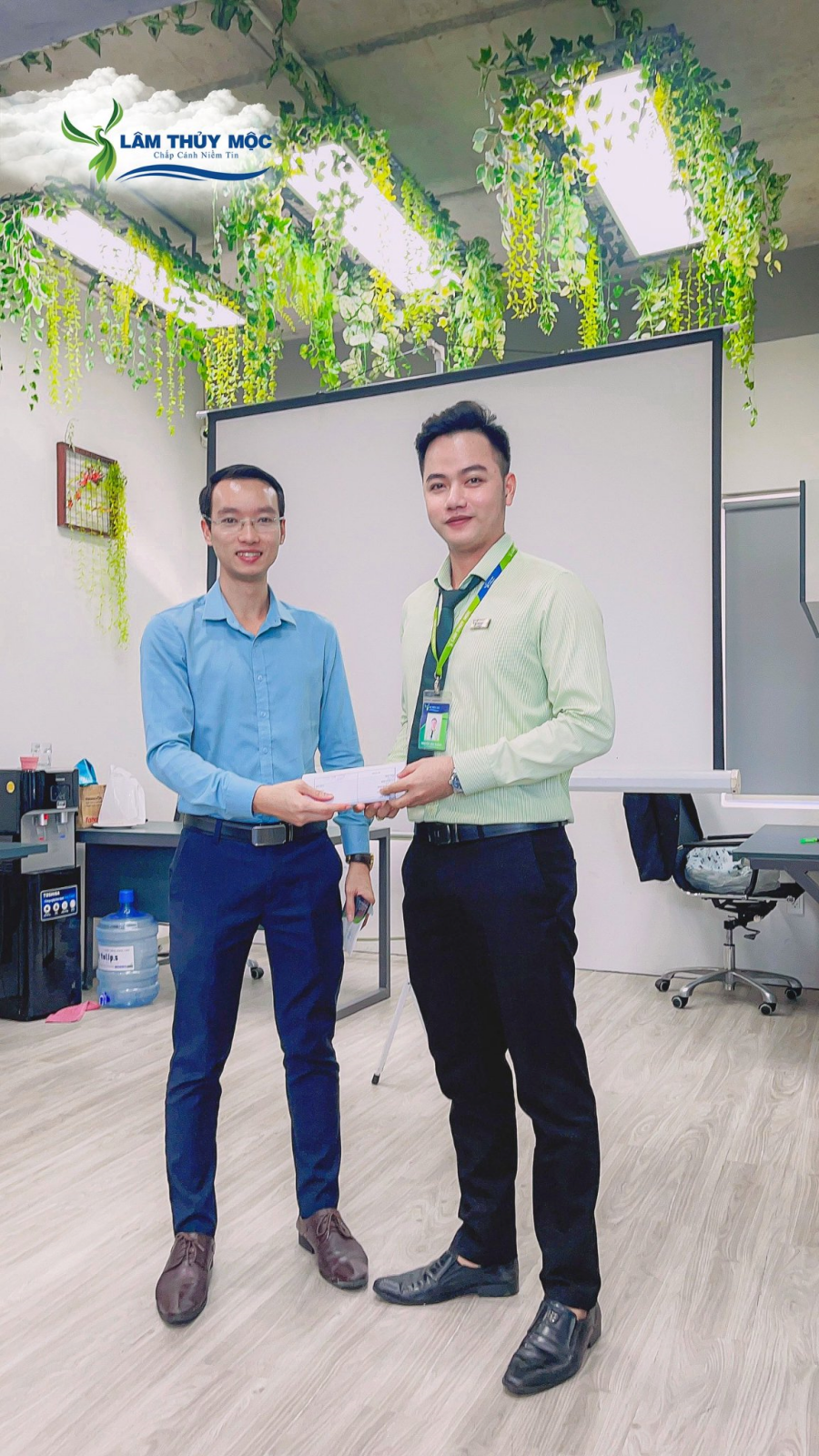 Lâm Thủy Mộc Trao Hoa Hồng Tháng 7/2022