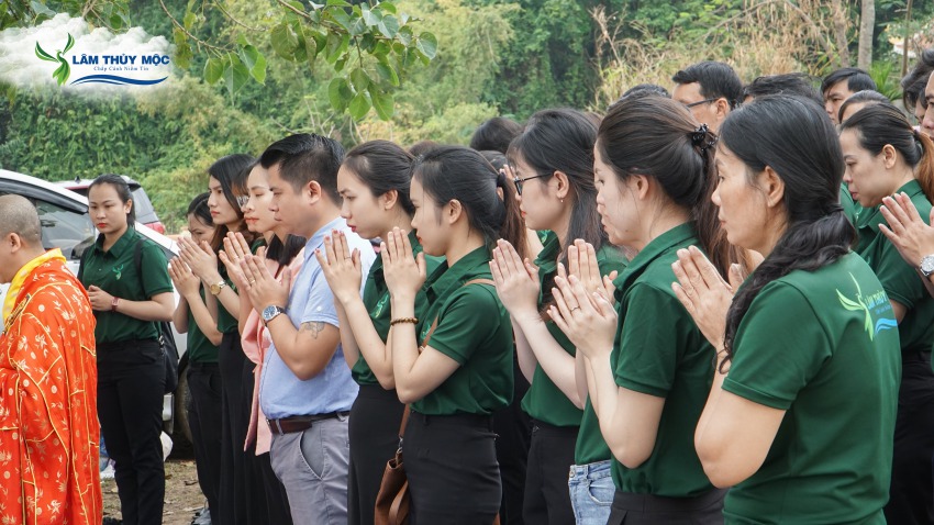 Lâm Thủy Mộc: Phóng sanh - cầu an