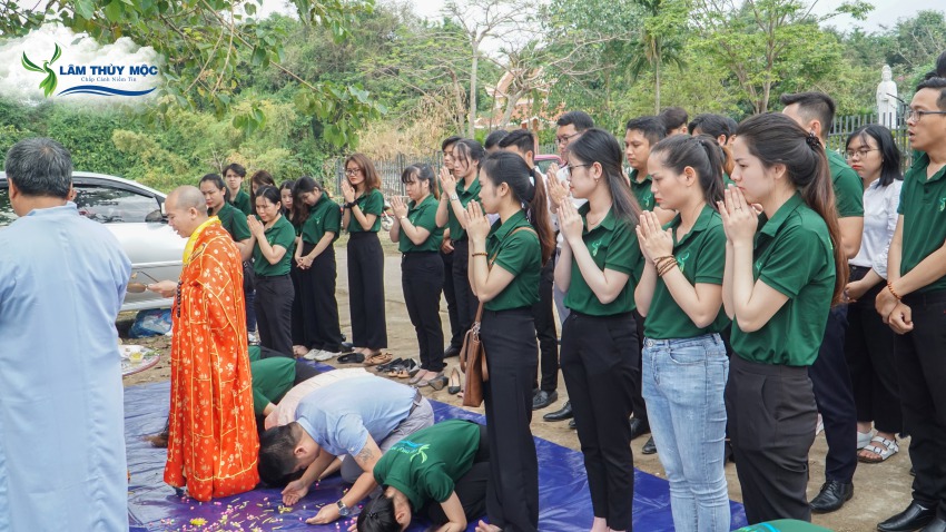 Lâm Thủy Mộc: Phóng sanh - cầu an