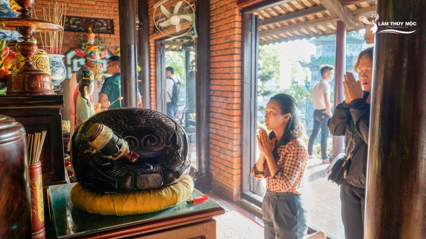 Lễ viếng Chùa và Phóng sanh cầu an.