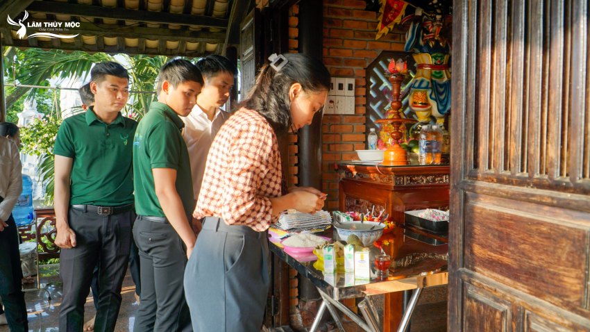 Lễ viếng Chùa và Phóng sanh cầu an.